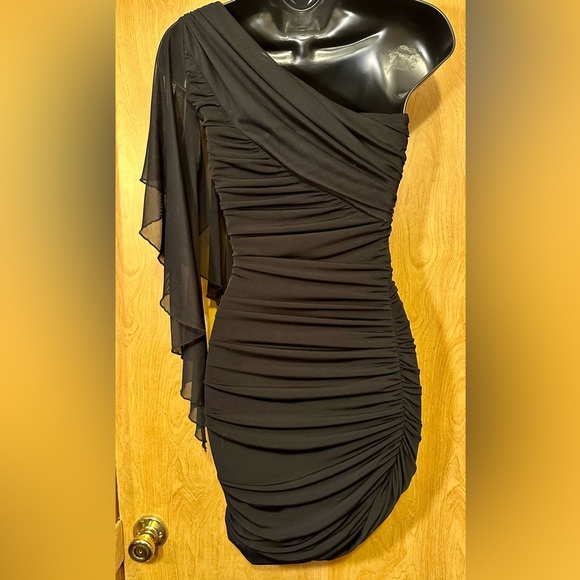 City Triangles size small bodycon one shoulder dress - Picture 4 of 9